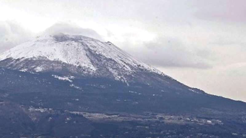 Photogallery: il Vesuvio innevato incanta tutti!