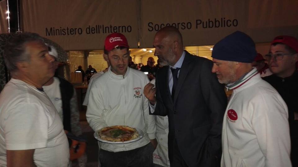 Video-A Torrita e Amatrice, i ragazzi della Multicenter School con gli istruttori Porzio e Ferrillo per sfornare pizze e solidarietà