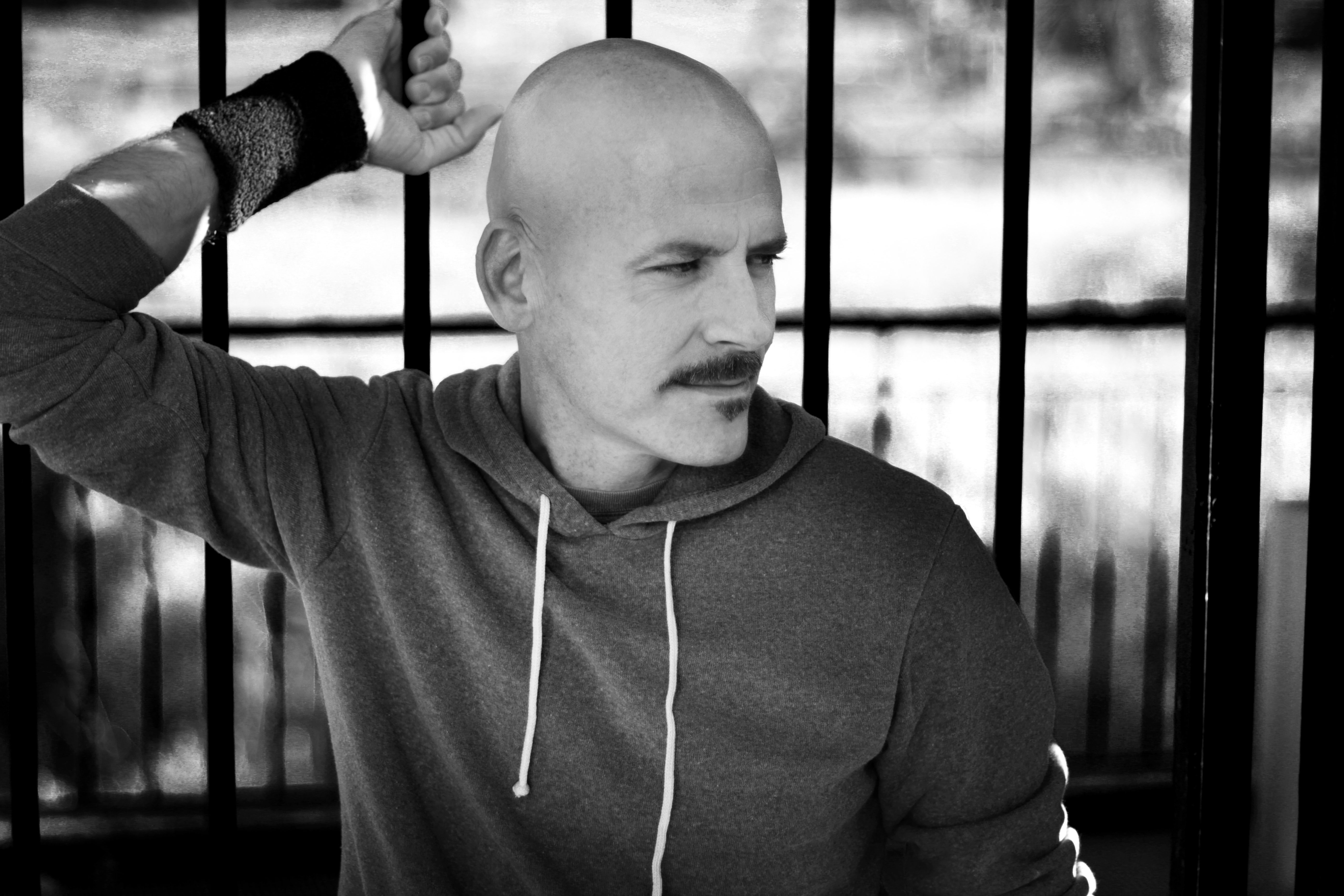 “Strummolo”: il video del nuovo singolo di Shaone, cofondatore dello storico gruppo Hip Hop napoletano “La Famiglia”