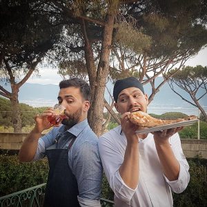 VIDEO-“Dietro le quinte della Pizzeria Prisco”: il tortino al cioccolato di mamma Patrizia