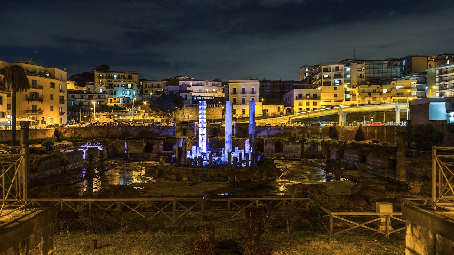 Luce al Macellum: un video svela l’incanto dell’illuminazione del Tempio di Serapide
