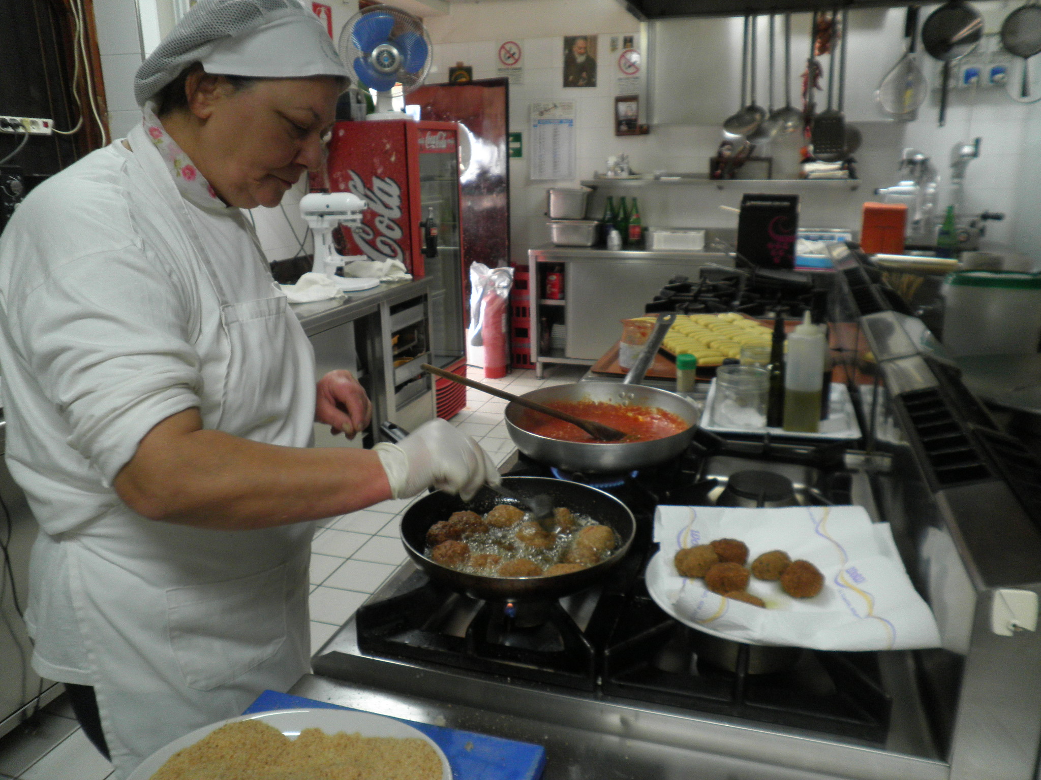 VIDEO-“Dietro le quinte della Pizzeria Prisco”: le polpette di mamma Patrizia
