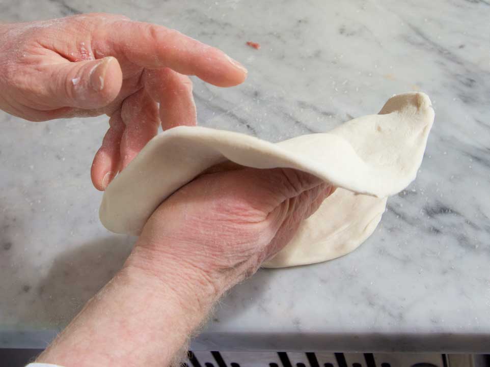 Lunedì 9 aprile: workshop gratuito presso la Multicenter School con il maestro pizzaiolo Errico Porzio