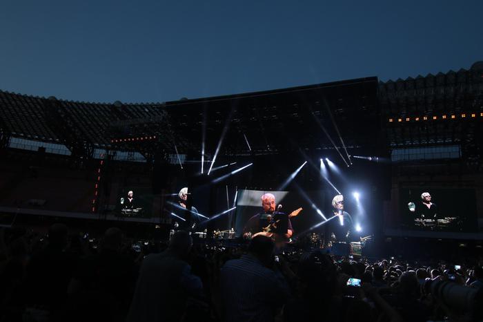 “Pino è”: boom di ascolti per il concerto-tributo, tra emozioni, critiche e polemiche