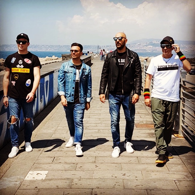 VIDEO-“Napoli Napoli”: lo speaker del San Paolo regala una canzone a squadra e città