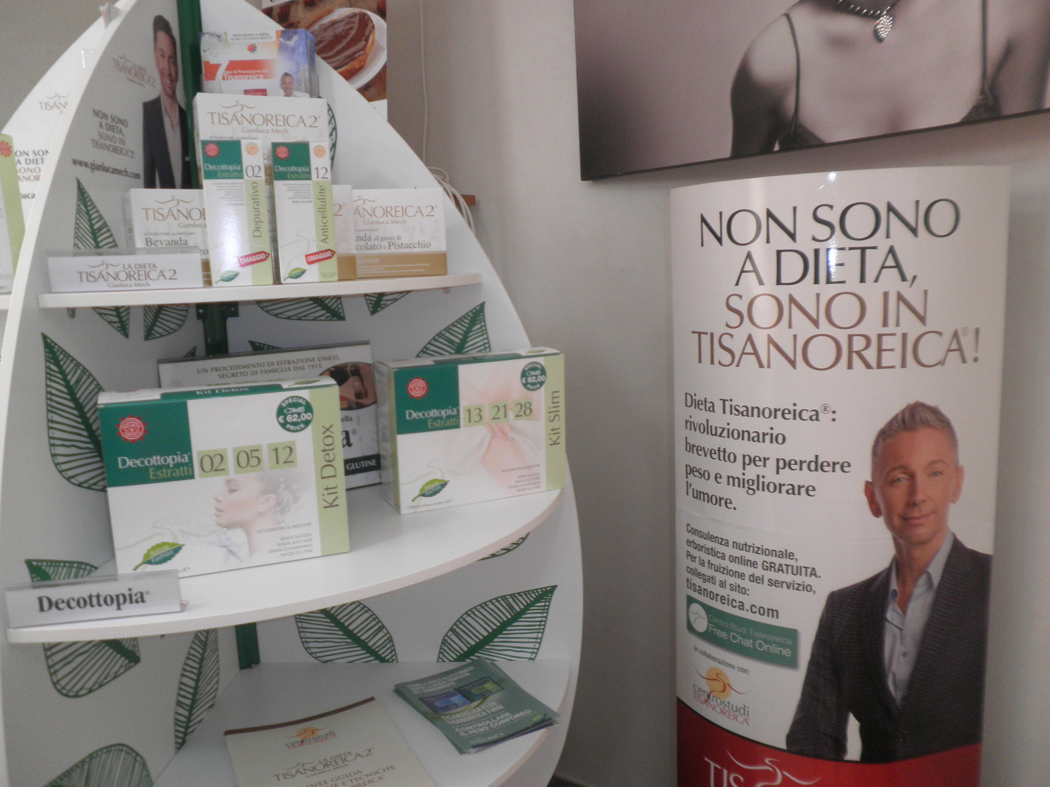 VIDEO-Alla scoperta dei “Tisano Cocktail”: un nuovo modo di concepire il decotto terapeutico Tisanoreica