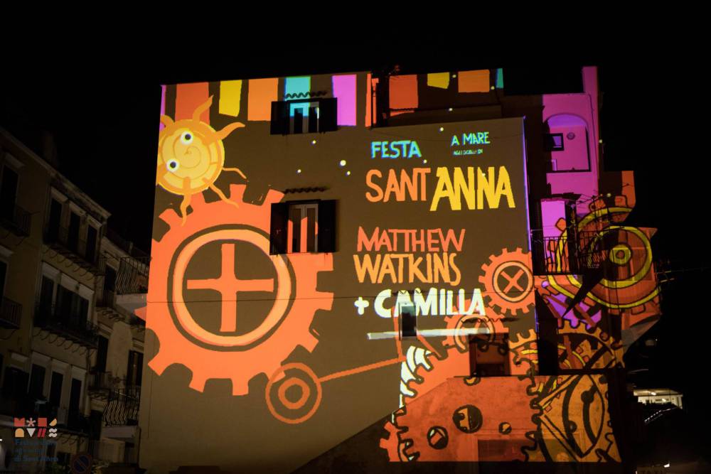 VIDEO-Ischia: aspettando la festa di Sant’Anna, i palazzi si animano con la digital art