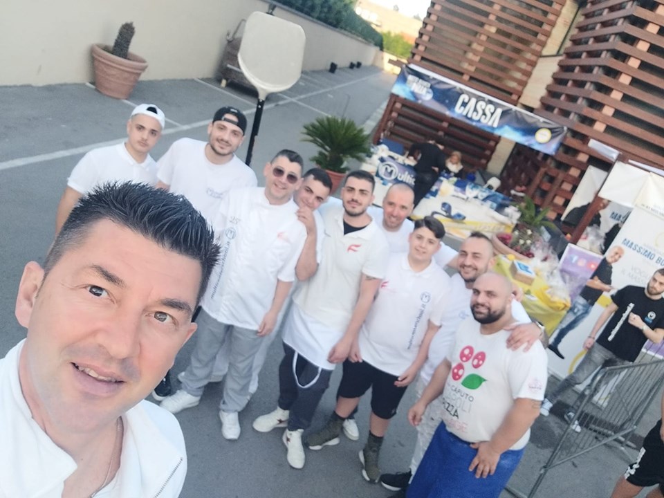 VIDEO-Grande successo per “la notte bianca della pizza” alla Multicenter School, nel ricordo di Massimo Borrelli