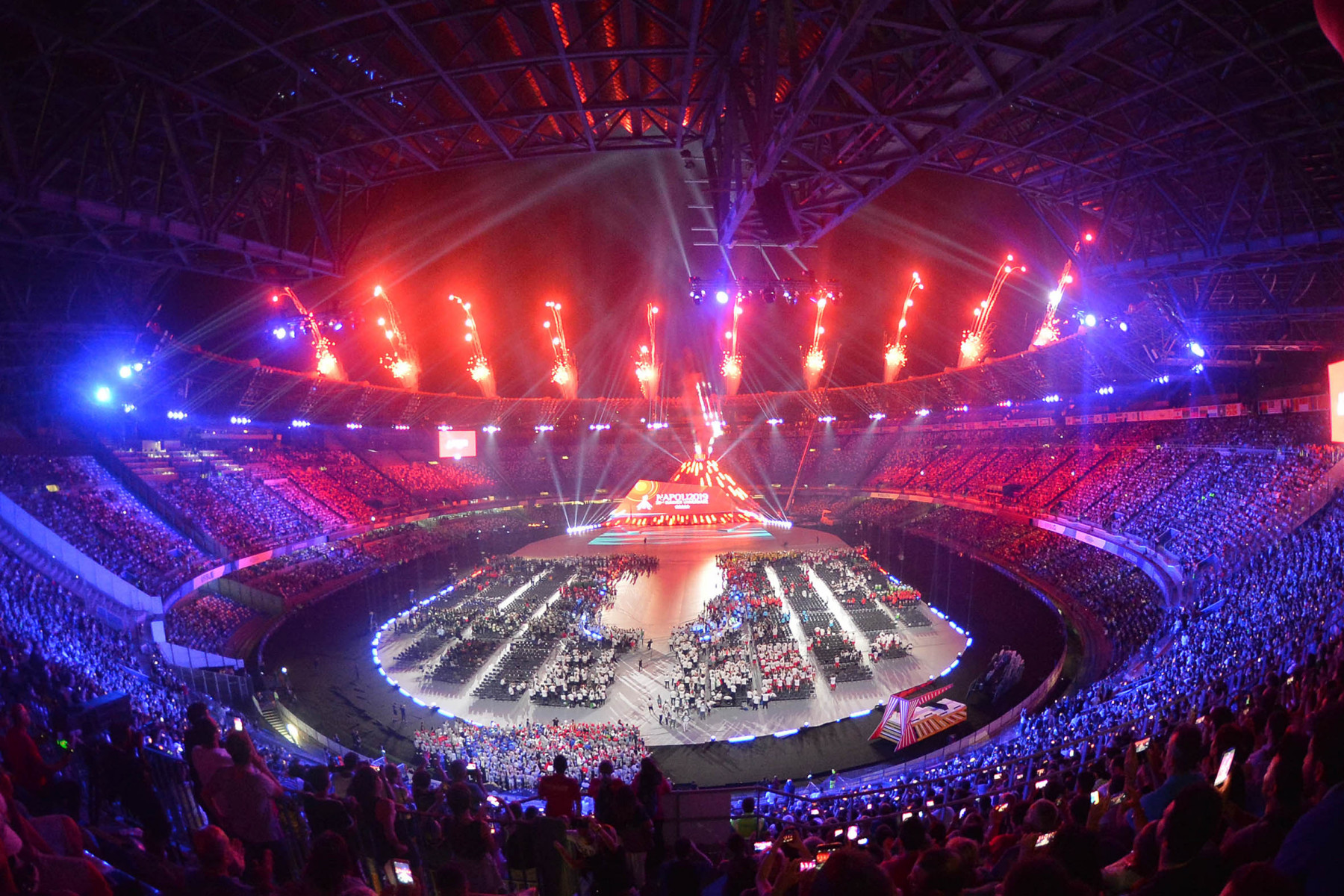 Universiade 2019: le immagini che raccontano le emozioni della cerimonia inaugurale al San Paolo