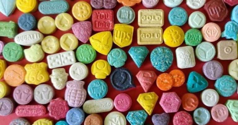 Tutto Quello Che C Da Sapere Sulla Mdma Detta Anche Molly O Ecstasy Considerata La Droga