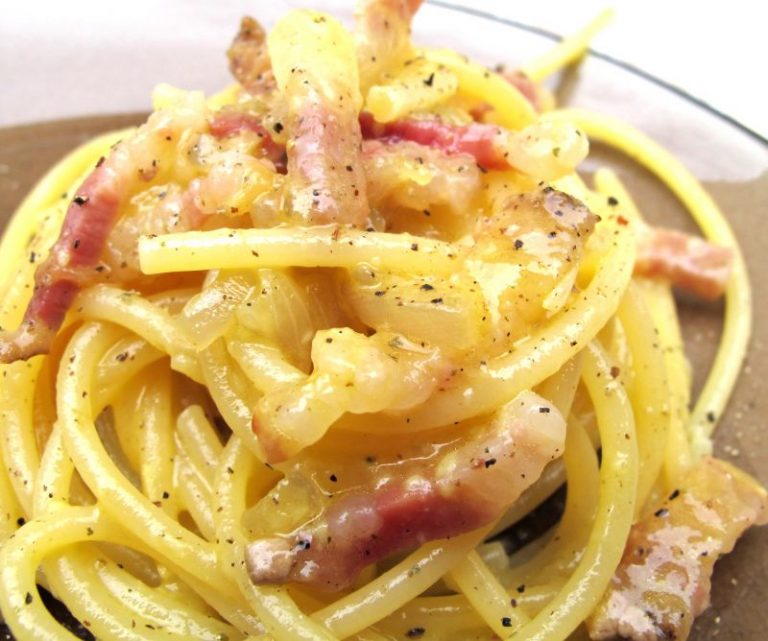 Pasta alla carbonara: la ricetta originale - Napolitan.it