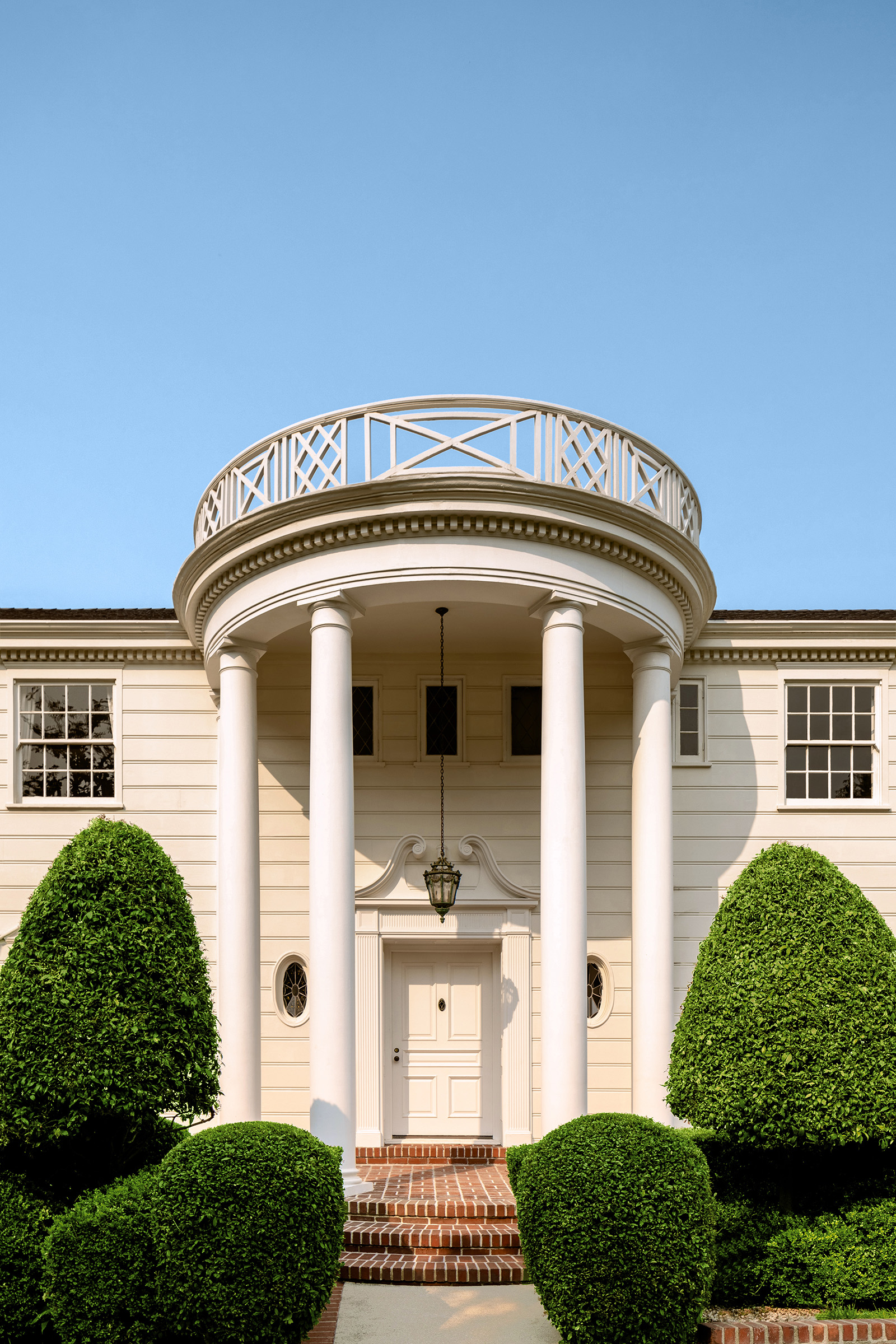 Will Smith apre le porte della villa del celebre telefilm, prenotabile solo su Airbnb