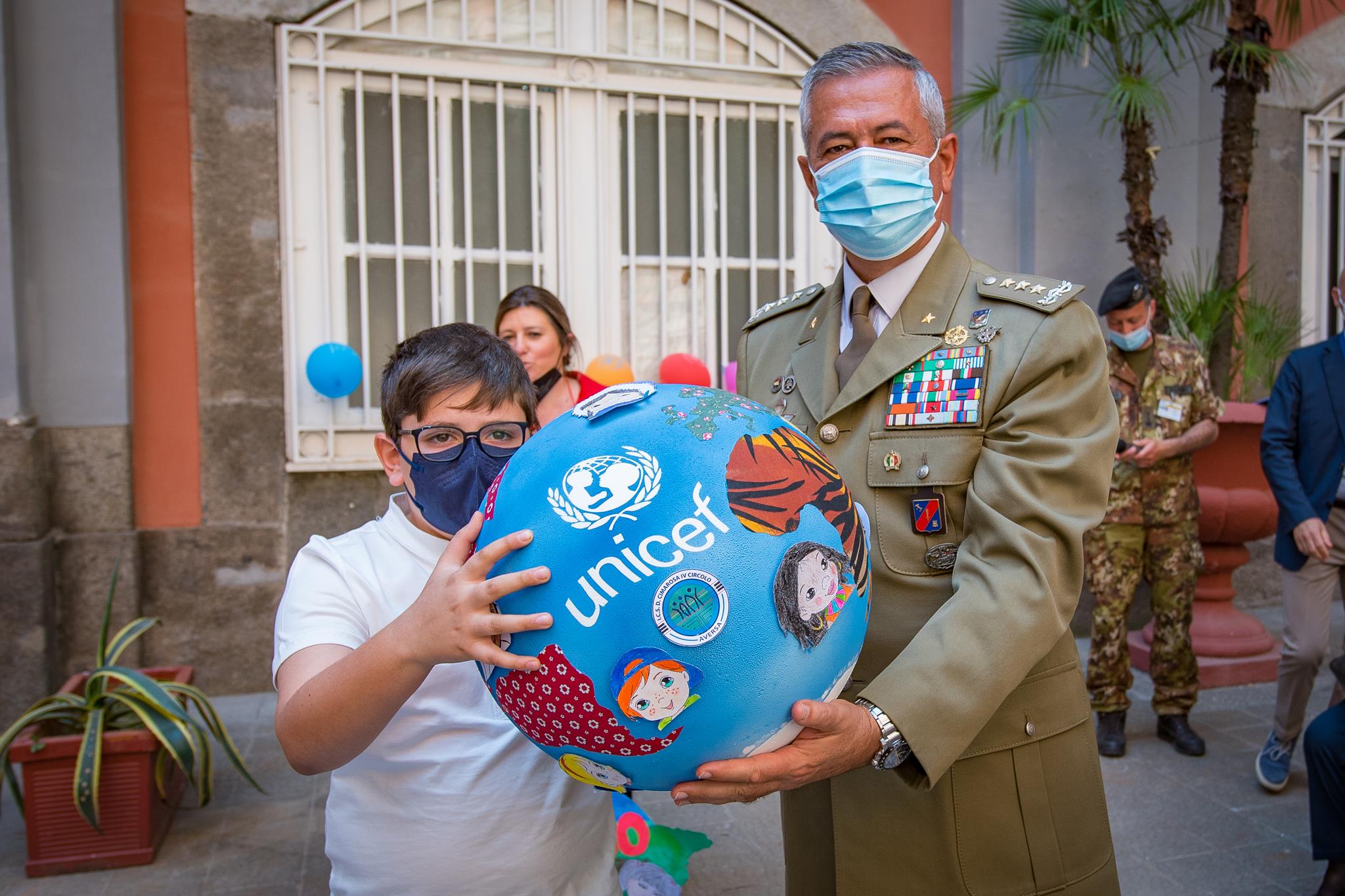 Celebrato al Comando Forze Operative Sud il 300 anniversario dalla legge numero 176 sui diritti dell’Infanzia e dell’Adolescenza
