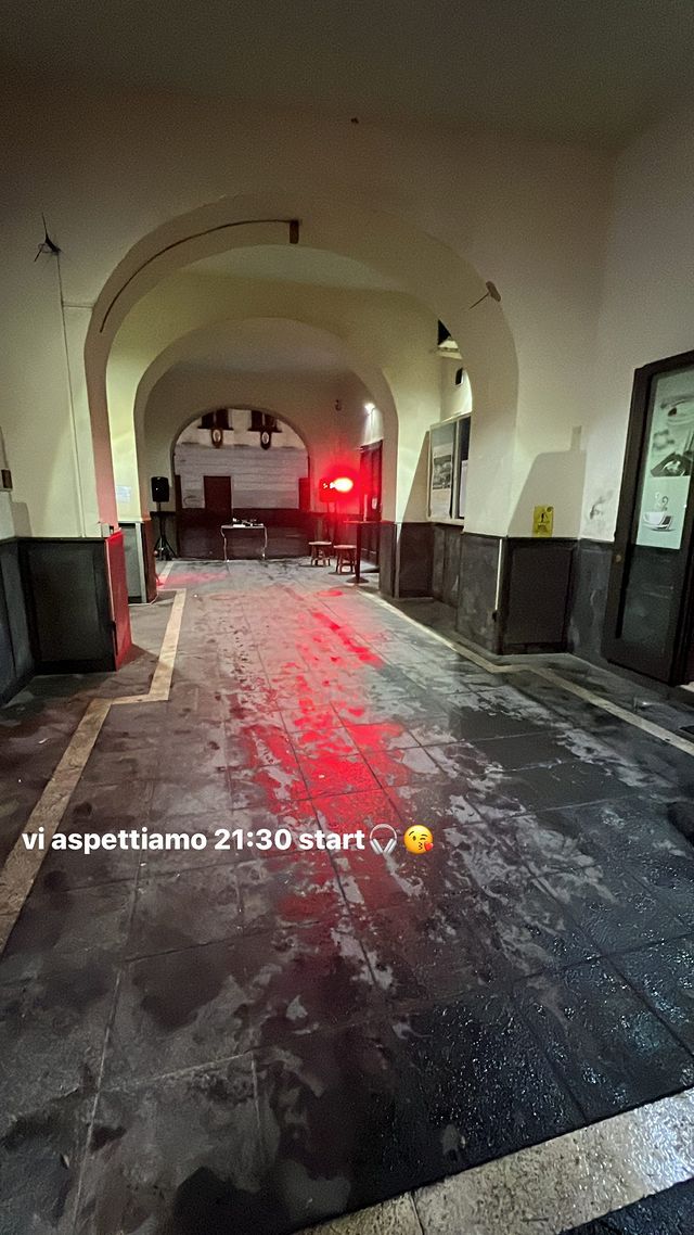 VIDEO-Party privato con dj set e assembramento nei locali del Municipio di Palma Campania