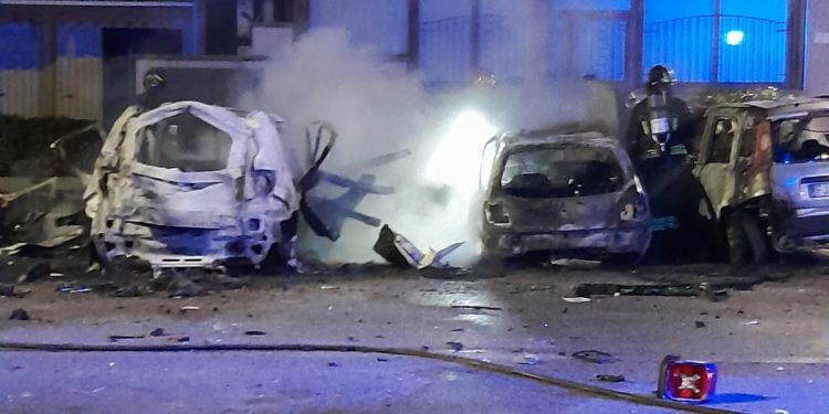 Ponticelli ripiomba nell’incubo delle bombe: ordigno esploso nella notte