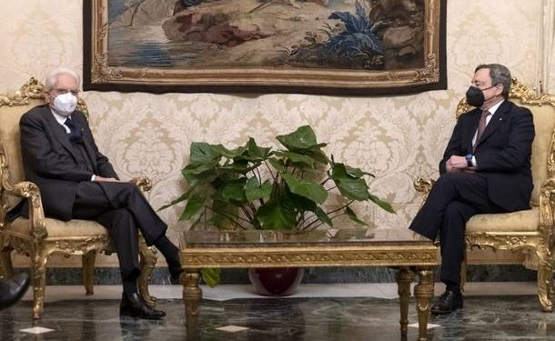 Draghi si è dimesso, il presidente Mattarella firma il decreto di scioglimento delle Camere
