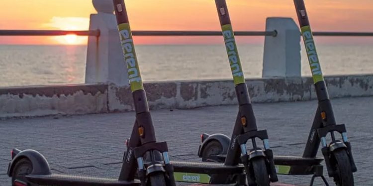 Alilauro: a Ischia sconti per chi va in monopattino