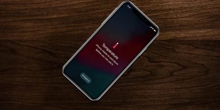 Smartphone bollente: i rischi, come evitarlo￼￼￼