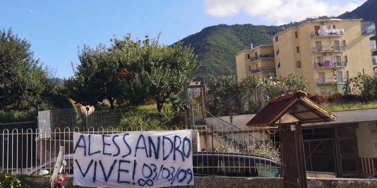 13enne suicida a Gragnano: identificati sei bulli