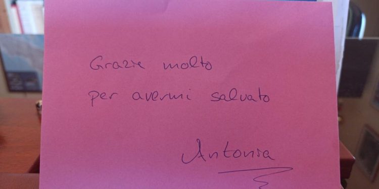 Turista tedesca si perde durante escursione sui monti Lattari: soccorsa dai carabinieri. Il suo messaggio ai suoi “eroi”