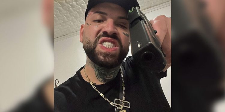 VIDEO-“Testi a favore della mafia”: il cantante neomelodico Niko Pandetta colleziona concerti annullati