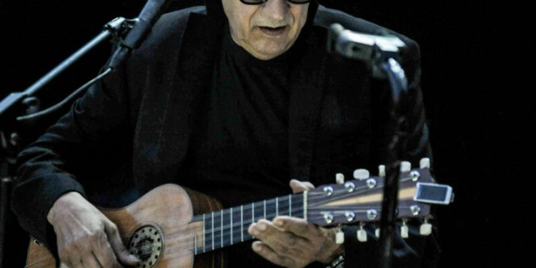 Eugenio Bennato in concertoper “Scampia – Il progresso attraverso la cultura”