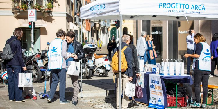 Napoli: torna in piazza “La zuppa della Bontà” di Progetto Arca per garantire pasti caldi ai senzatetto