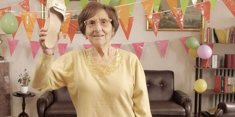 Morta nonna Rosetta, star del gruppo comico “Casa Surace”