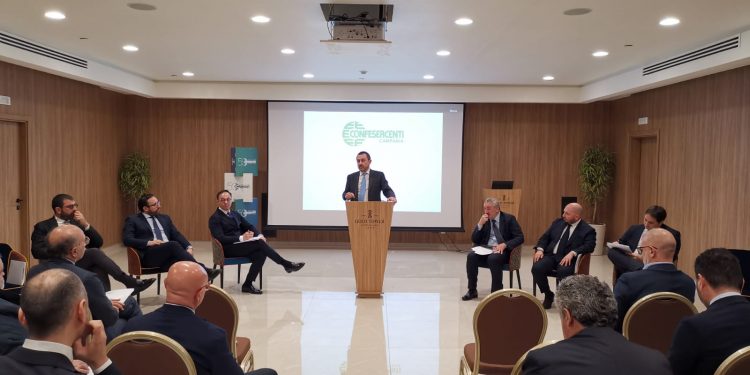 Confesercenti Campania, sancito patto con parlamentari campani per il rilancio dell’economia