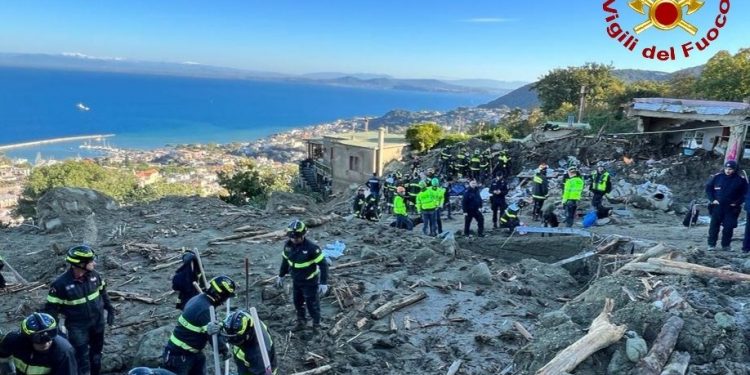 Ischia, la volontaria: in tanti con pale e vanghe per aprire accessi case