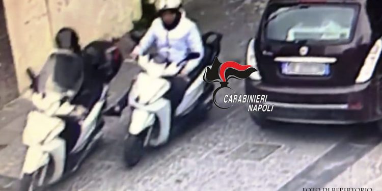 “Furto con spinta”: 20enne di Ponticelli arrestato dai carabinieri
