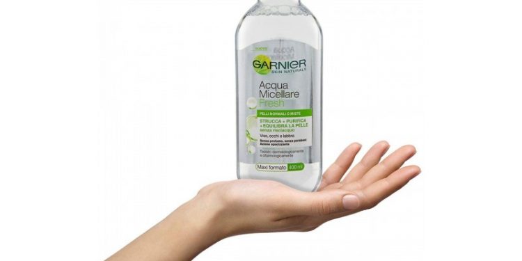 Acqua micellare: raccomandata dai dermatologi, come funziona e perché sceglierla 