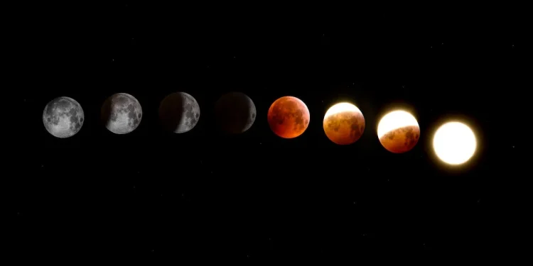 Martedì 8 novembre, eclissi lunare: per 86 minuti la luna si tingerà di rosso