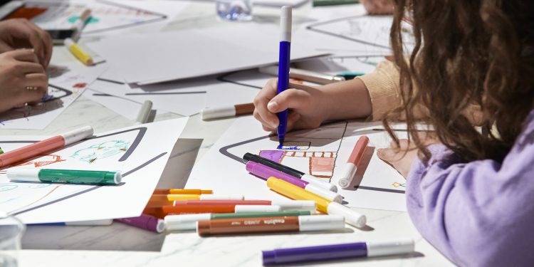 Ispirata dai disegni dei bambini della Scugnizzeria di Melito la prossima opera di Jorit