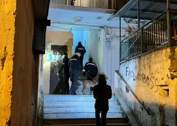 Il ruolo delle madri, omicidi, minacce, estorsioni: la sintesi dell’inchiesta che ha decapitato i clan di Ponticelli