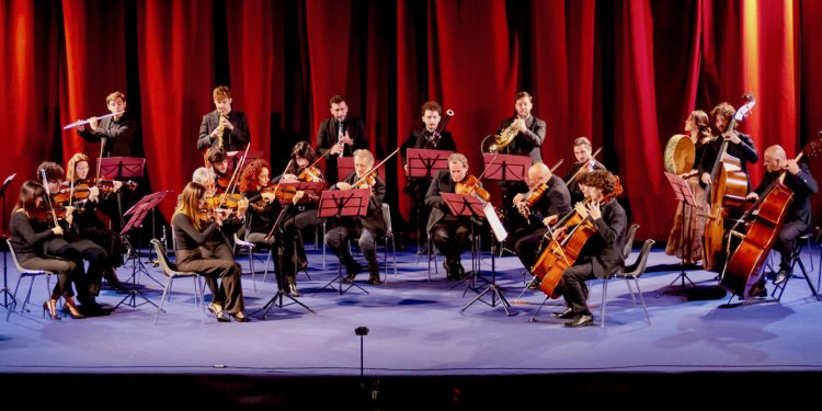Nuova Orchestra Scarlatti: mercoledì 7 dicembre, al teatro Mediterraneo, “concerto benessere, musica e danza”