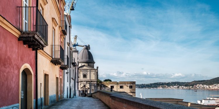 Sabato 11 e domenica 12 dicembre al Rione Terra: “La vera storia di Cenerentola”, spettacolo itinerante a Puteoli Sacra