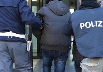 Napoli, blitz della polizia: arrestati più di 20 affiliati al clan Mazzarella