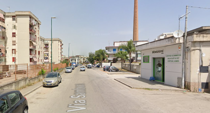 Volla, rapina a suon di spari nel centro scommesse nei pressi del Parco Conocal di Ponticelli