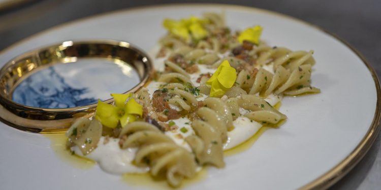 “Un Piatto per Procida”: presentato il progetto che fonde tradizione, design ed eccellenze enogastronomiche campane