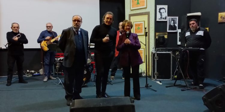 Pranzo festivo nel carcere di Fuorni: cibo e musica per i detenuti