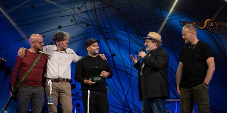 Gli A67 festeggiano a Napoli la “targa Tenco” insieme a tantissimi artisti