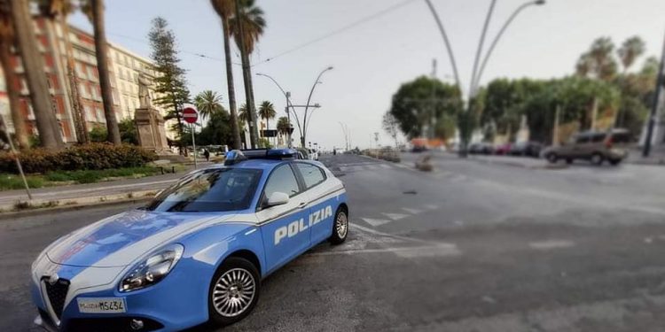 Parcheggiatori abusivi, Questore di Napoli emette divieti di accesso alle aree urbane