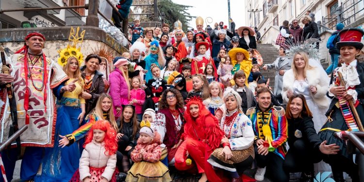 Vomero, grande successo per la sfilata che unisce Napoli e Ucraina