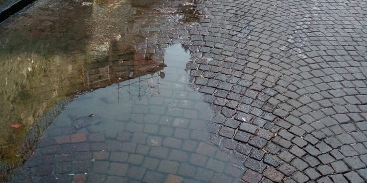 Rione De Gasperi di Ponticelli: ennesimo disagio, poche ore dopo l’intervento di Napoli Servizi