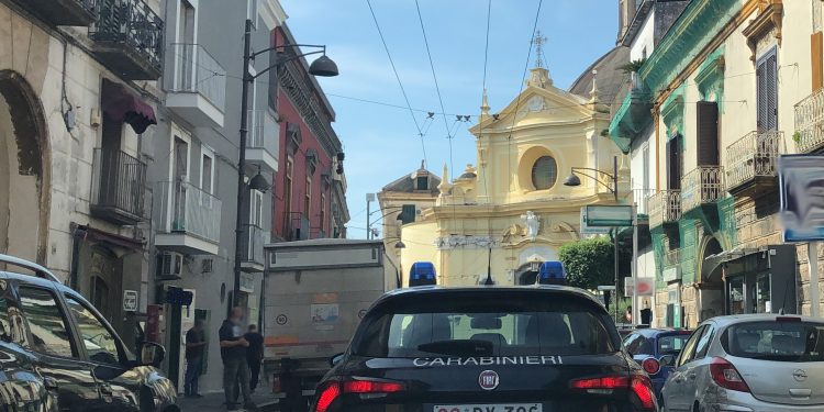 Estorsione del 10% all’aggiudicatario di un immobile: arrestati due affiliati al clan Amato-Pagano