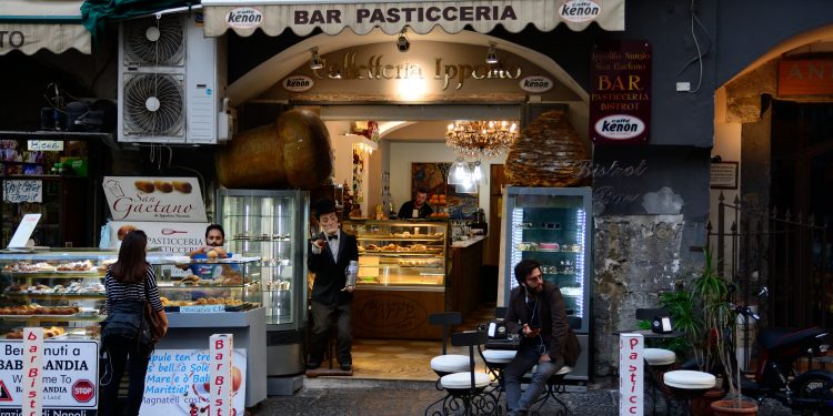 A Napoli 6mila attività al collasso: costi insostenibili 