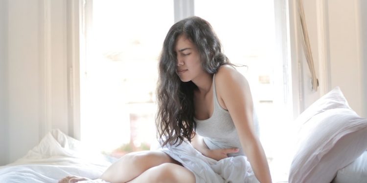 Meteorismo: sintomi, cause e rimedi per risolvere il gonfiore addominale