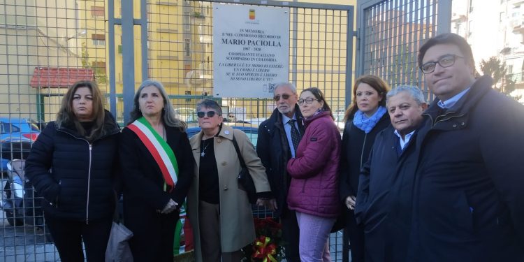 Napoli, targa in memoria di Mario Paciolla nel giorno del 36esimo compleanno