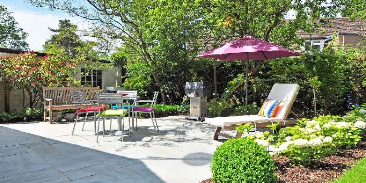 Illuminazione del giardino: consigli e idee per una luce perfetta per l’estate